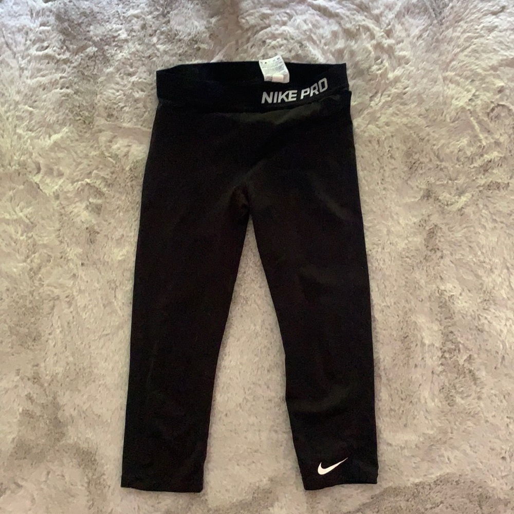 Nike pro crop leggings